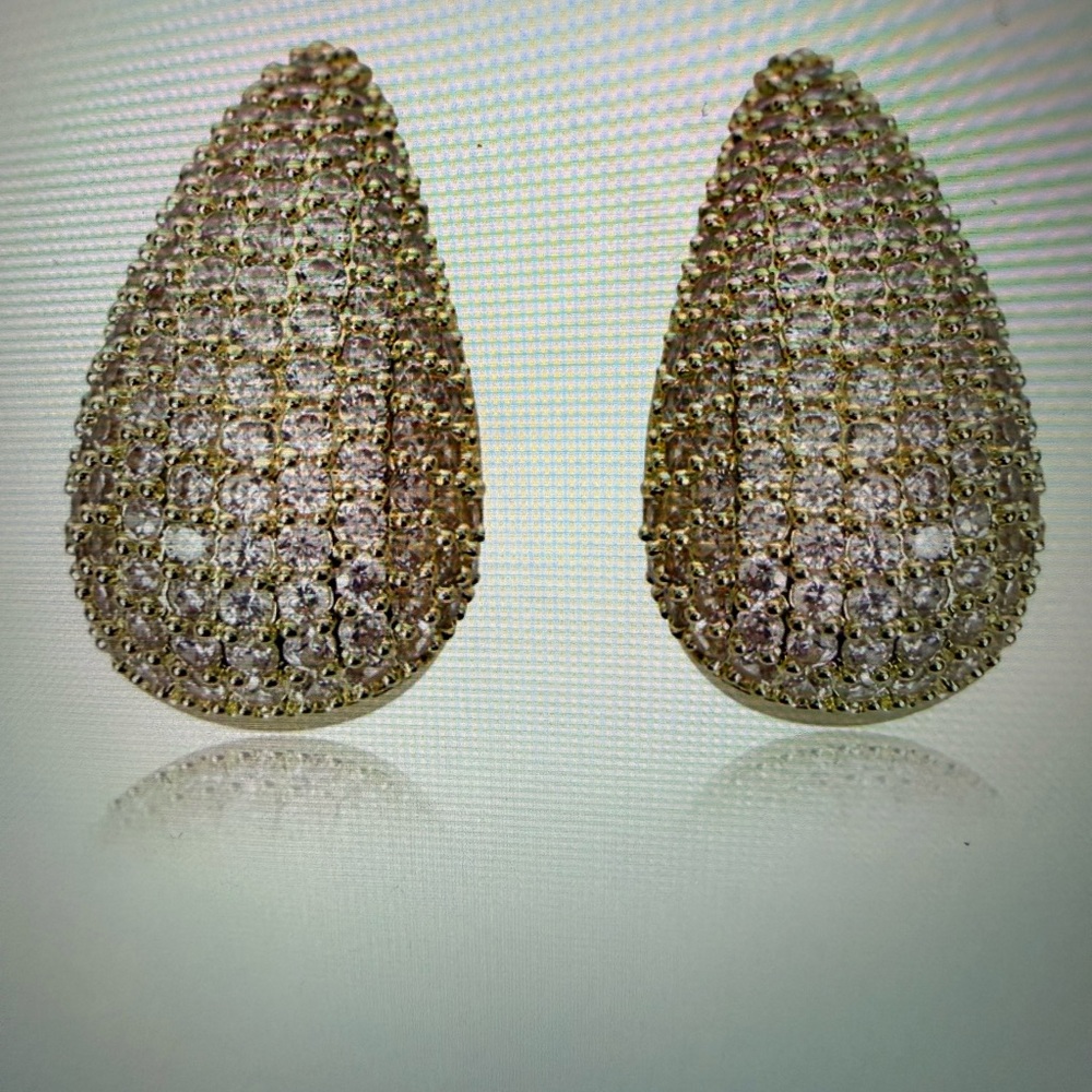 Jewels by Sunaina Narina Studs